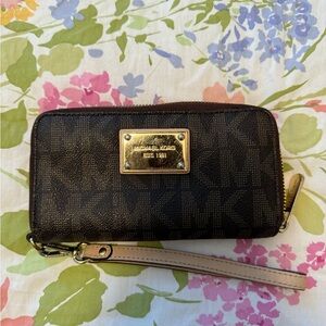 Michael Kors Wallet/wristlet